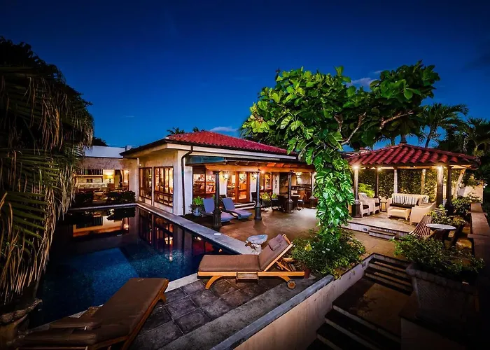 Сasa de vacaciones Exclusive Beachfront Private Pool, Koi, Bbq