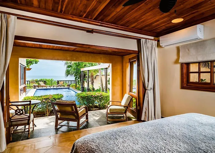 Exclusive Beachfront Private Pool, Koi, Bbq