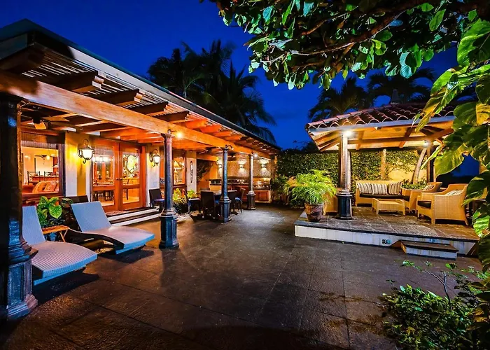 Сasa de vacaciones Exclusive Beachfront Private Pool, Koi, Bbq
