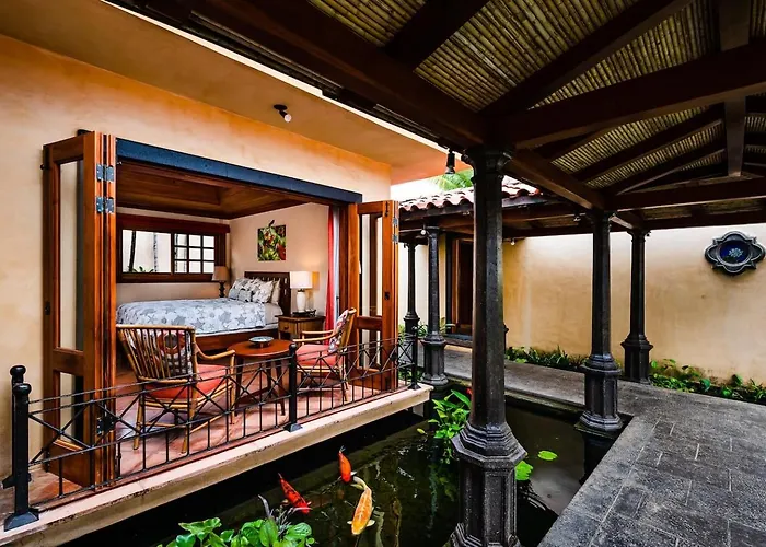 Exclusive Beachfront Private Pool, Koi, Bbq