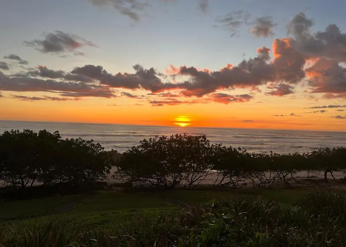 Exclusive Beachfront Private Pool, Koi, Bbq